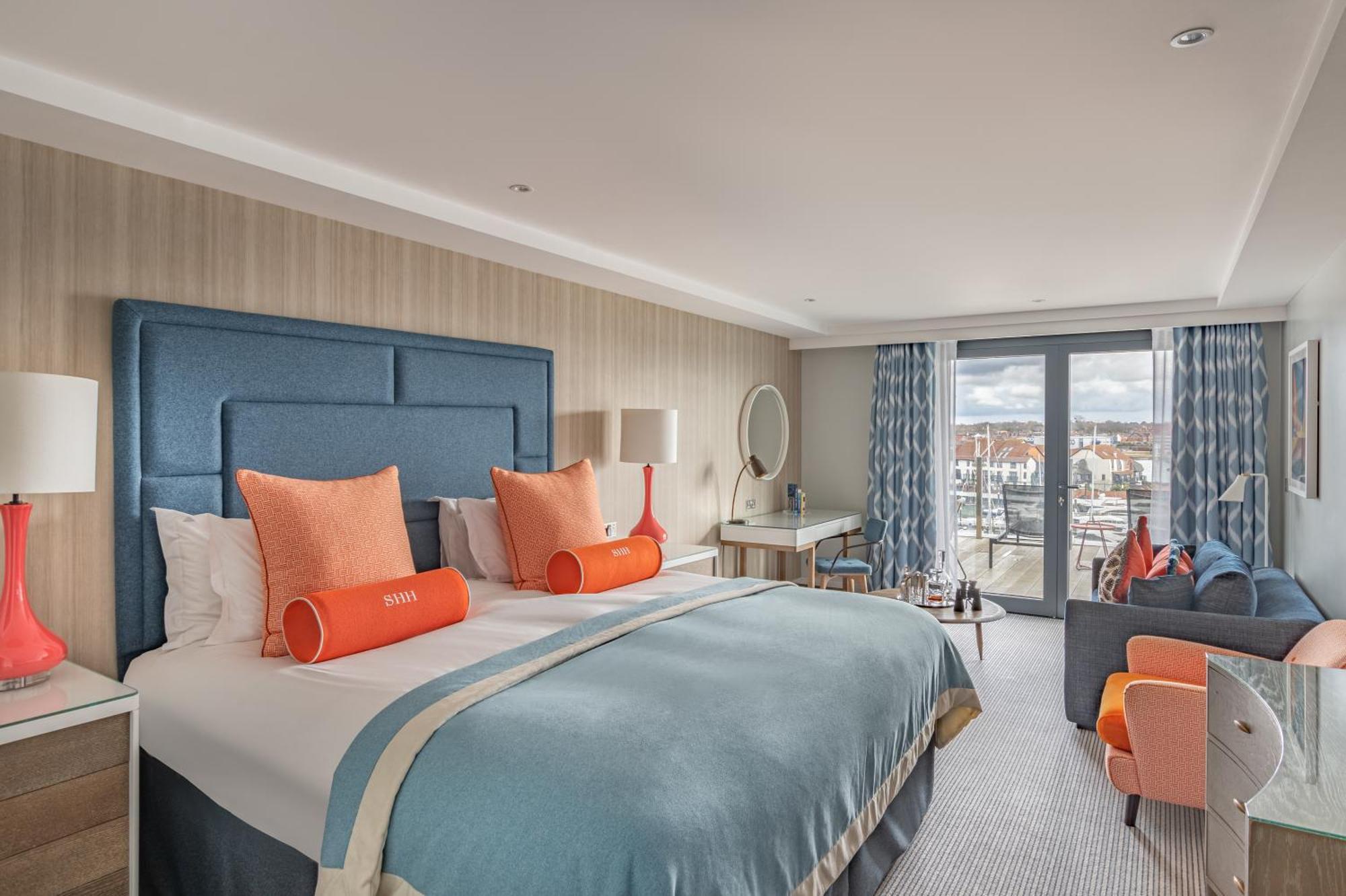 Harbour Hotel & Spa Southampton Kültér fotó A bedroom at The Haven
